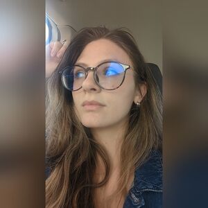 Meet your Posher, Kayla